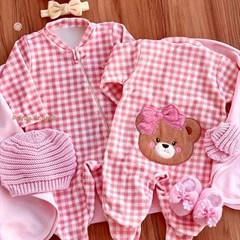 Macacão Xadrez com Zíper Bordado Bumbum Ursinha Caroline