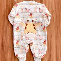 Macacão Plush com Zíper Bordado Bumbum Girafinha Bally