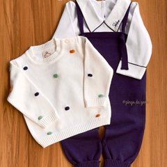 Jardineira com Body Golinha e Suéter Tricot Bordado Poázinhos
